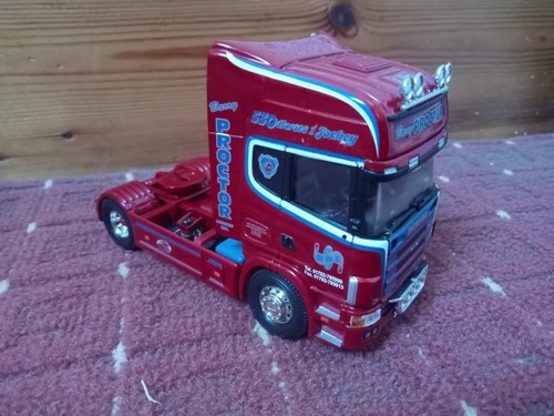 Corgi modern truck - corgi,