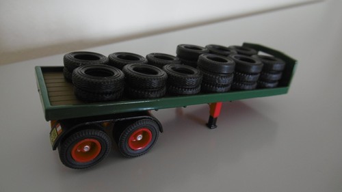 Tyre load classic trailer - load,